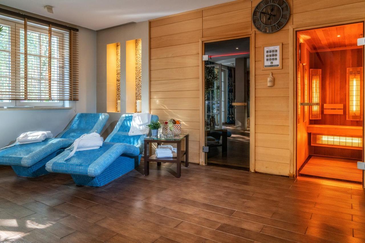 אוסטרולקה Korona Hotel מראה חיצוני תמונה
