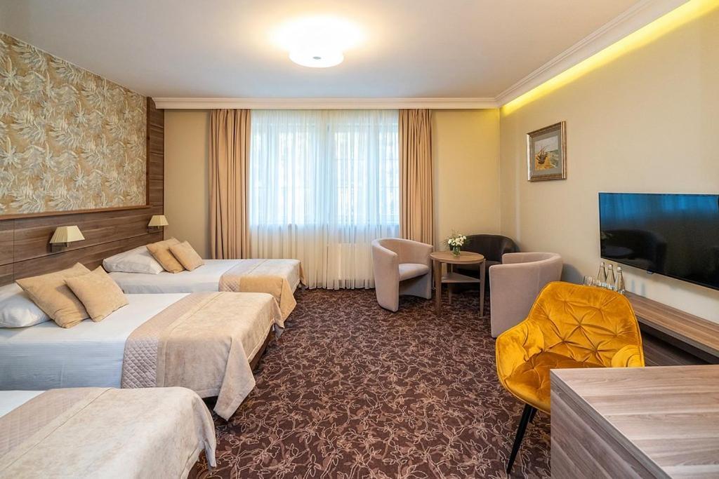 אוסטרולקה Korona Hotel מראה חיצוני תמונה